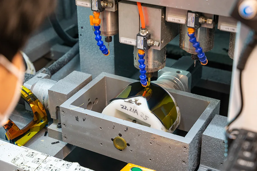 lens manufacturing process